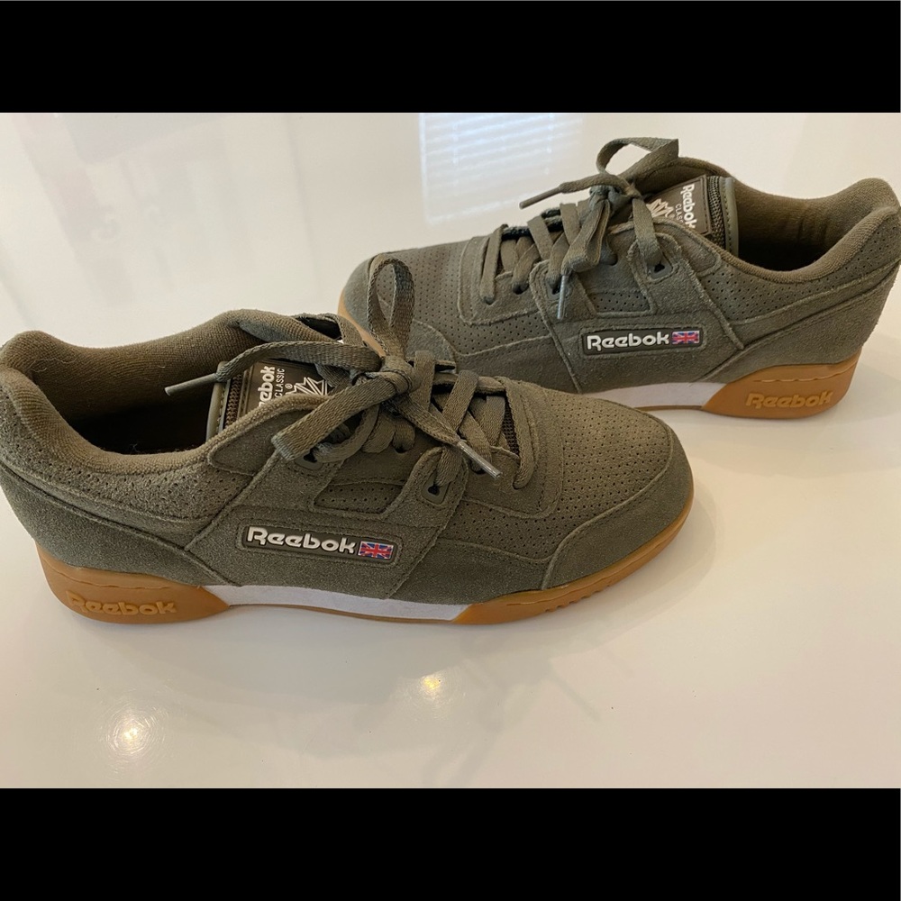 Classic Reebok’s - Olive Green
